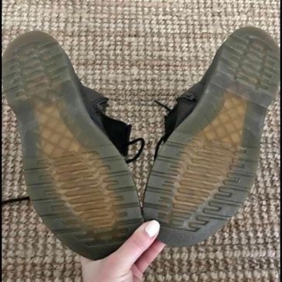 Dr. Martens 8-eyed black boots - Picture 4 of 4